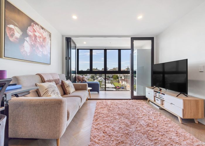  at 406/82 Jellicoe Road, Panmure, Auckland