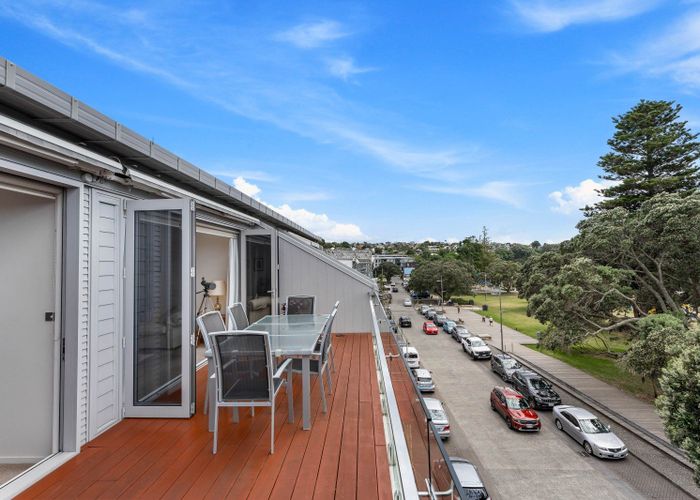  at 9/16 Beach Front Lane, Browns Bay, North Shore City, Auckland