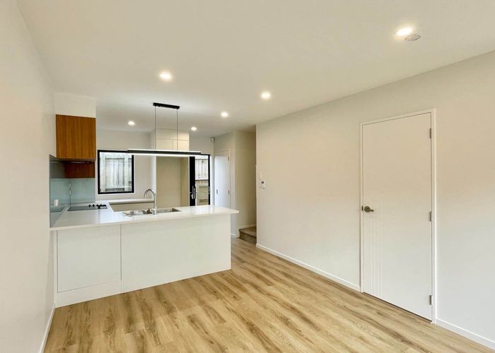  at 3/9 Flanshaw Road, Te Atatu South, Waitakere City, Auckland