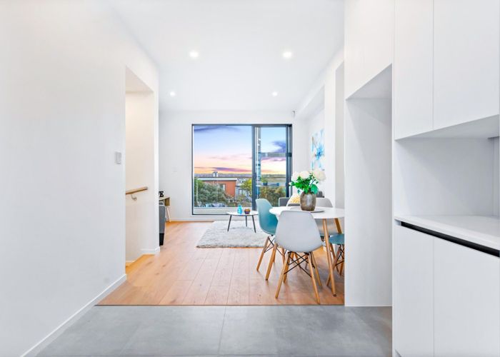  at 8/28 Lavelle Road, Henderson, Waitakere City, Auckland