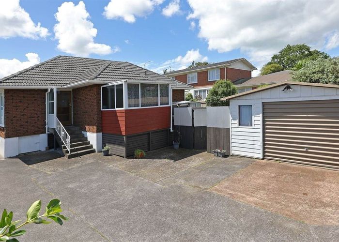  at 1/239 Edmonton Road, Te Atatu South, Auckland