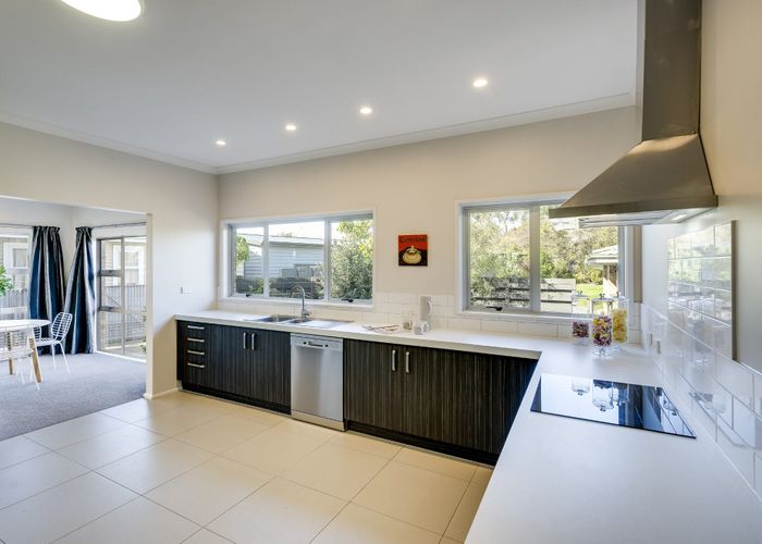  at 195 Taradale Road, Pirimai, Napier