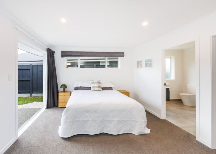  at 24 Freedom Drive, Kelvin Grove, Palmerston North