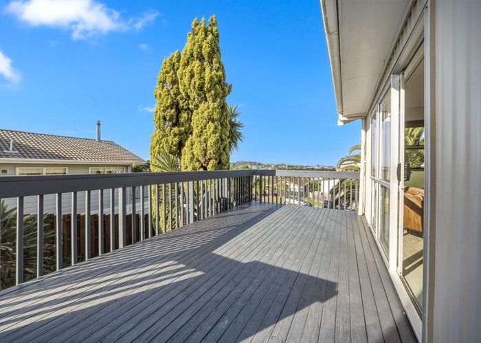  at 10 Celeste Pl, Totara Vale, North Shore City, Auckland