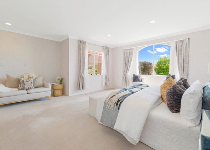  at 18 Sandalwood Place, Somerville, Manukau