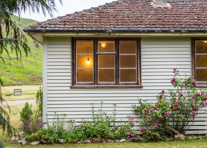  at 943 Tora Road, Tora, Martinborough
