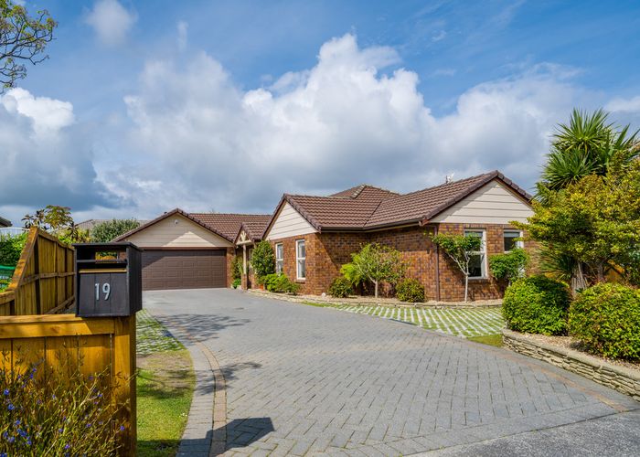  at 19 Newbliss Crescent, East Tamaki Heights, Auckland