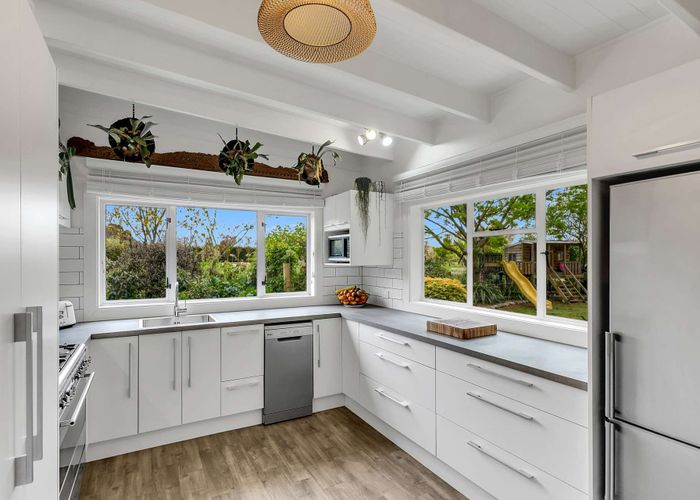  at 16 Winslow Westerfield Road, Winslow, Ashburton