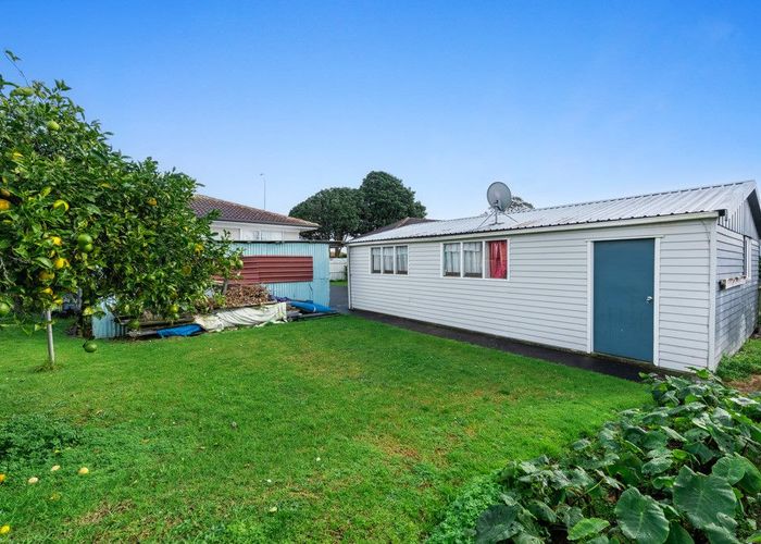  at 444 Roscommon Road, Clendon Park, Auckland