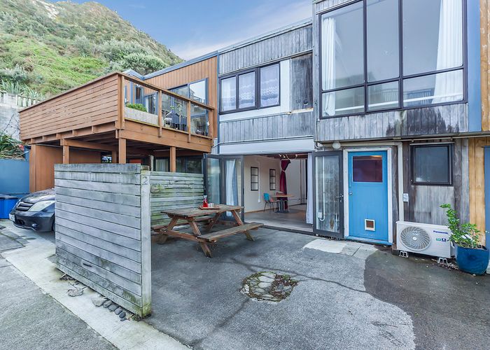  at 2/410 The Esplanade, Island Bay, Wellington