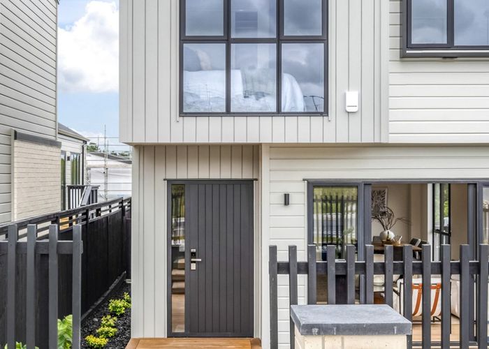  at 34 Toetoe Street, Westgate, Waitakere City, Auckland