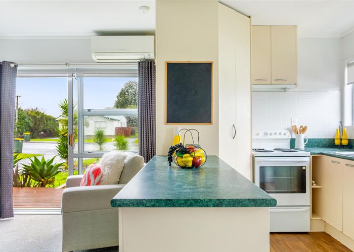  at 1/322 Royal Road, Massey, Auckland