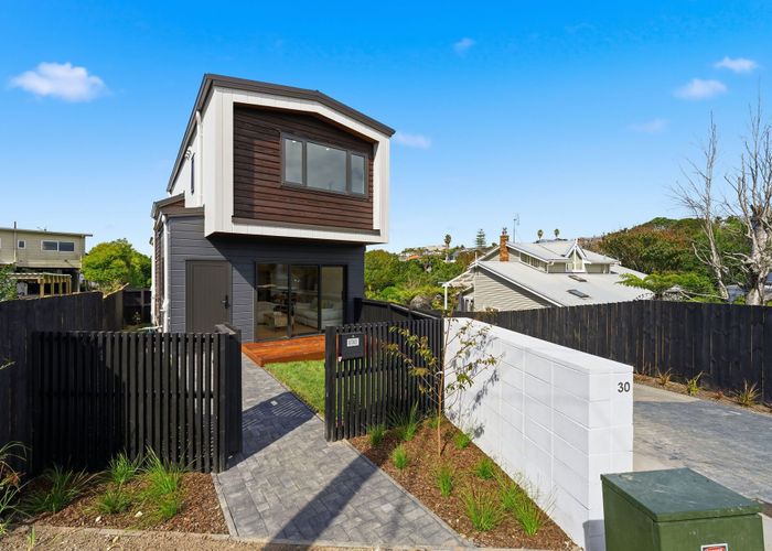  at 30 Kiteroa Terrace, Rothesay Bay, North Shore City, Auckland