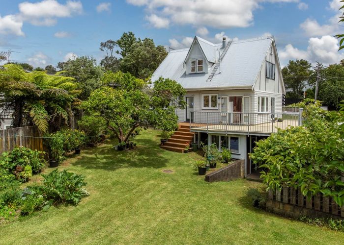  at 14a South Lynn Road, Titirangi, Waitakere City, Auckland