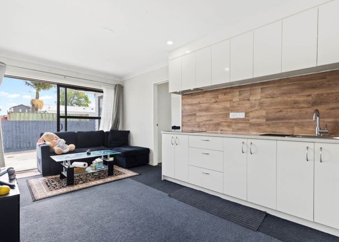  at 6A Seddon Avenue, Papatoetoe, Manukau City, Auckland