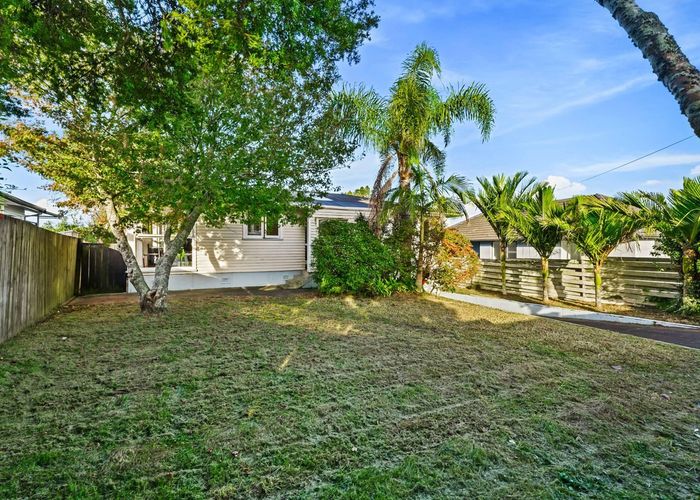  at 18 Chorley Avenue, Massey, Waitakere City, Auckland
