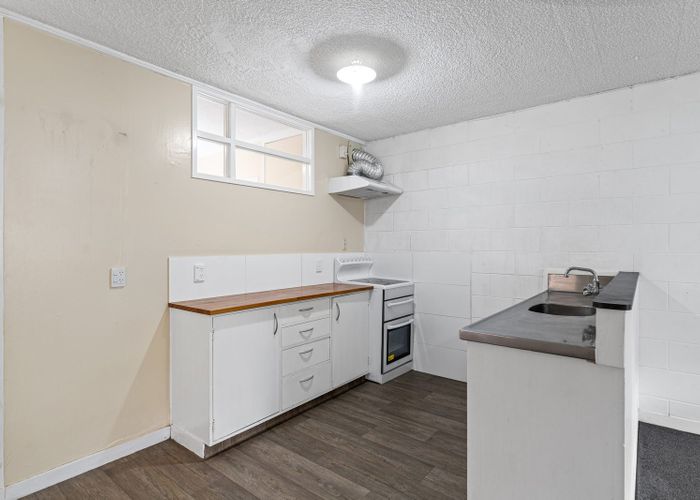  at Flat 2/53 Albert Street, Hamilton East, Hamilton, Waikato