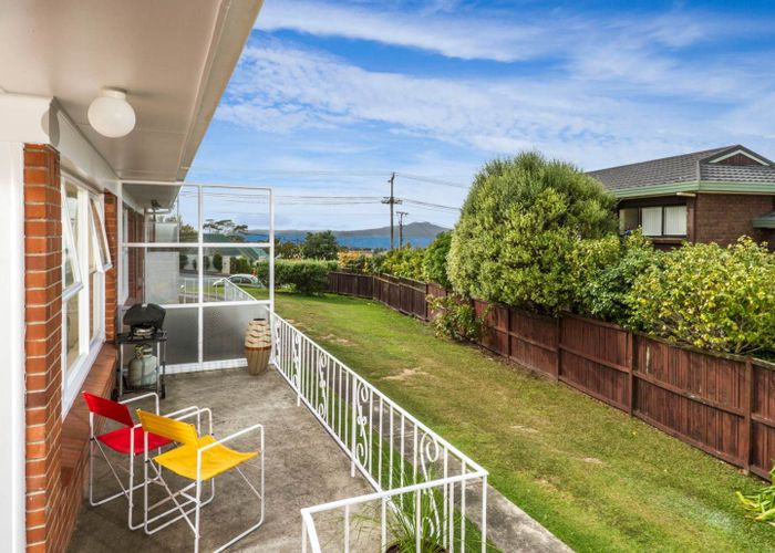  at 3/174 East Coast Road, Milford, North Shore City, Auckland