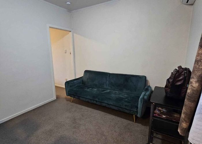  at 4/2 Wairiki Rd, Mount Eden, Auckland City, Auckland