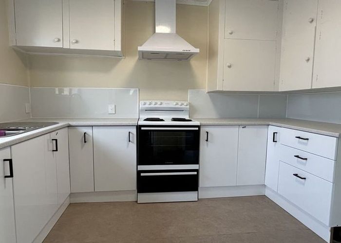  at 20 Kauri Glen, Northcote, North Shore City, Auckland