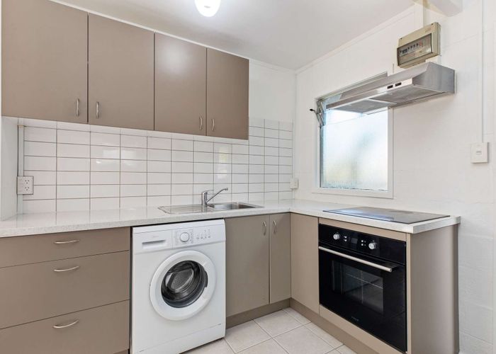  at 14/32 Blockhouse Bay Road, Avondale, Auckland