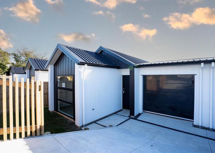  at 2/18 Church Road, Pukete, Hamilton, Waikato