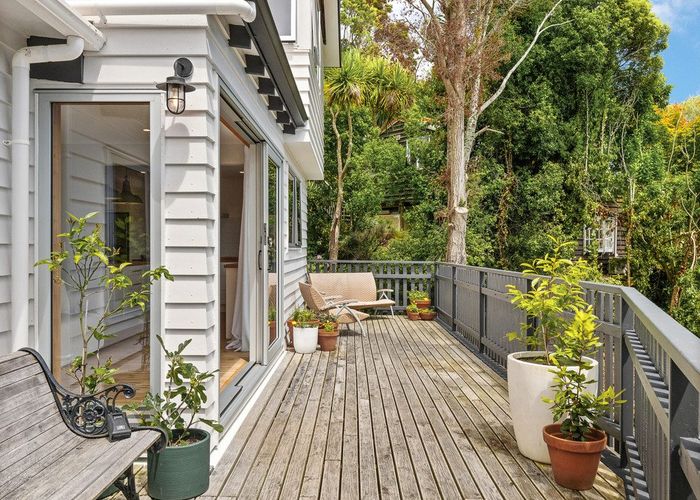  at 18 Marion Street, Macandrew Bay, Dunedin, Otago
