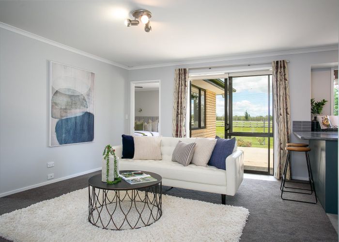 at 14 De La Mare Drive, Leamington, Cambridge