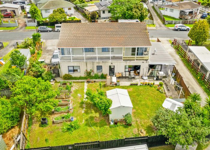  at 1 Silverstone Place, Henderson, Auckland
