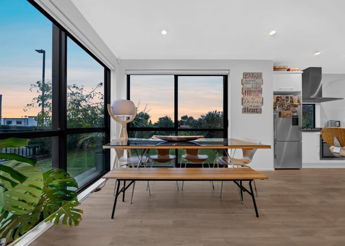  at 4 Matairangi Avenue, Totara Heights, Manukau City, Auckland