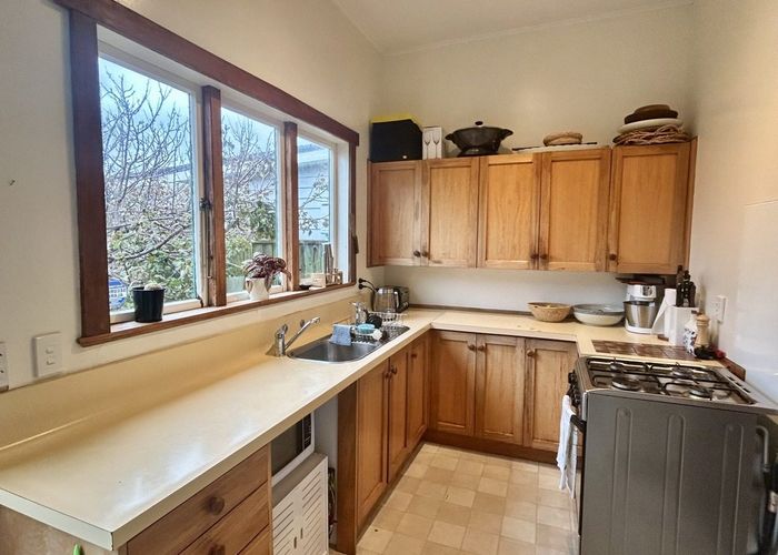  at 129 Onepu Road, Lyall Bay, Wellington, Wellington