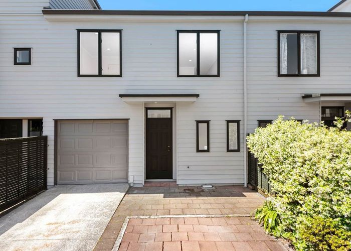  at 83/1 Ambrico Place, New Lynn, Auckland