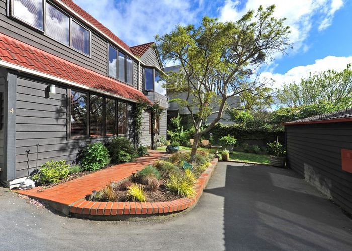  at 4/8 Roscoe Terrace, Wadestown, Wellington