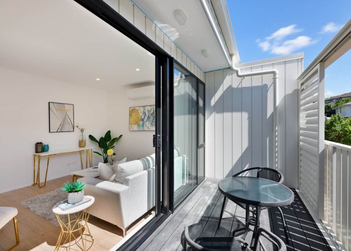  at 9/52B Rosedale Road, Pinehill, North Shore City, Auckland