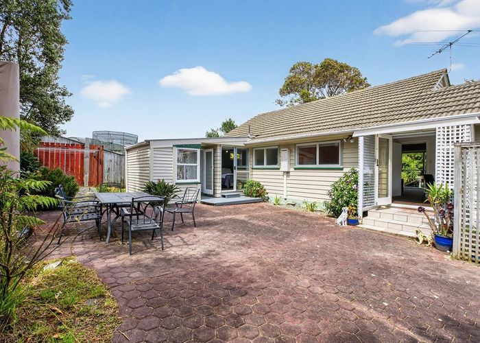  at 100 Alexander Road, Raumati Beach, Kapiti Coast, Wellington