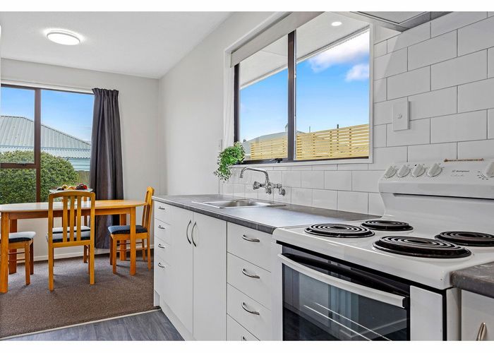  at 2/28 Neill Street, Hornby, Christchurch City, Canterbury