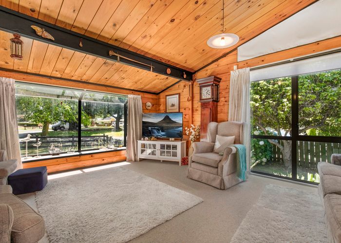  at 15 Zenith Place, Conifer Grove, Takanini