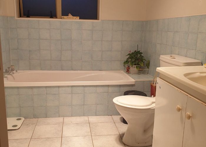  at 5A Basra Drive, Henderson, Waitakere City, Auckland