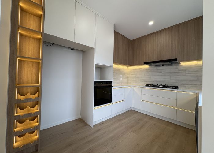  at 14C Newhaven Terrace, Mairangi Bay, North Shore City, Auckland