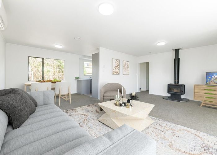  at 1/12 Netherlands Avenue, Kelston, Auckland