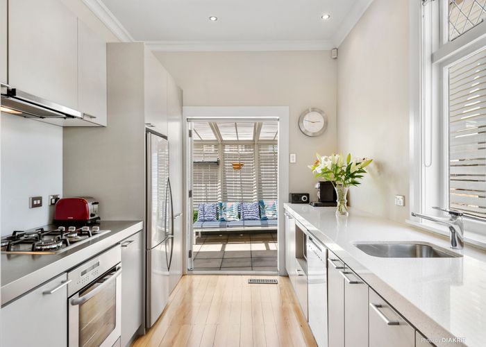  at 17 Aorangi Terrace, Thorndon, Wellington