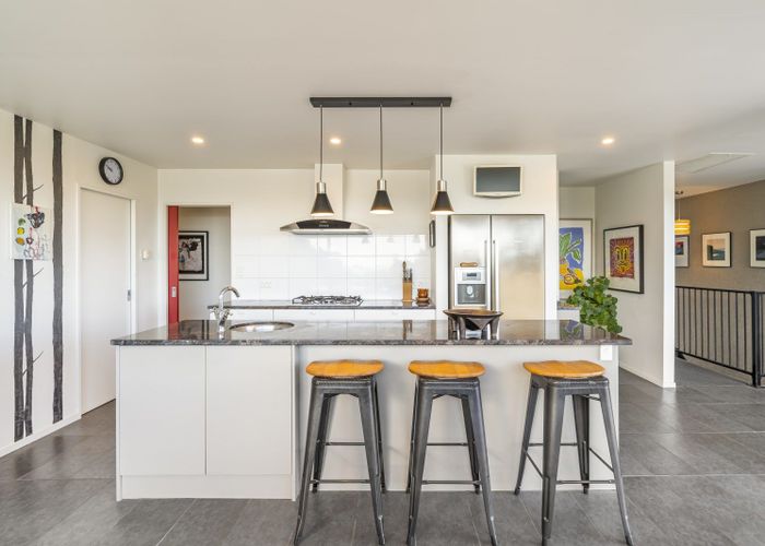  at 86 Muri RD, PUKERUA BAY, PORIRUA