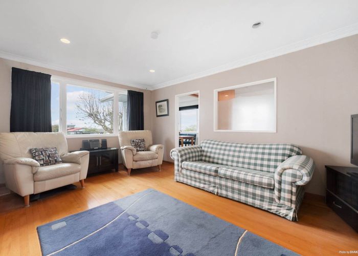  at 179 Chivalry Road, Glenfield, Auckland