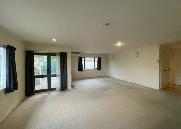  at 1 Sunvista Avenue, Oteha, Auckland