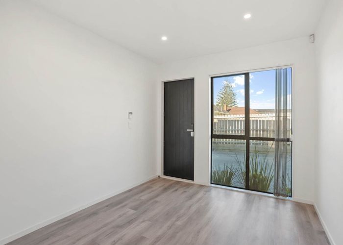  at 5/60 Kelman Road, Kelston, Waitakere City, Auckland