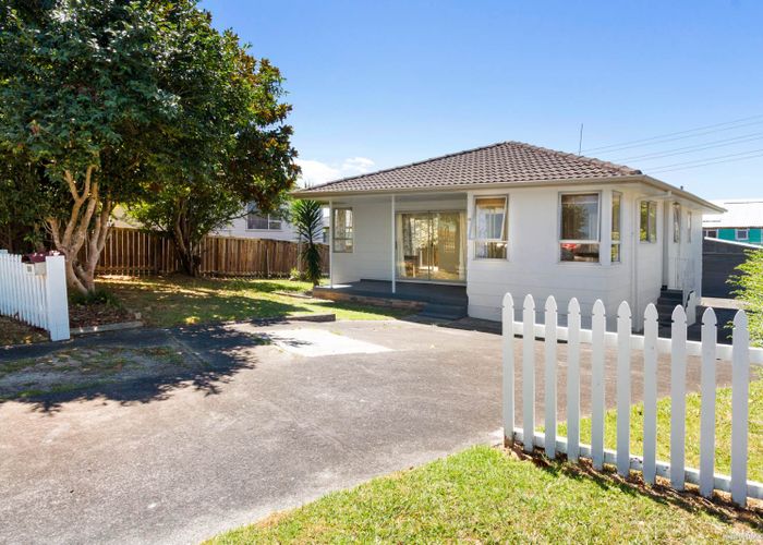  at 28 Harmel Road, Glendene, Auckland