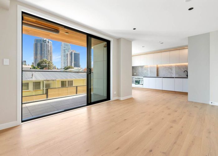  at 2/12 Burns Avenue, Takapuna, North Shore City, Auckland