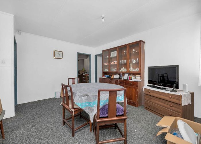  at 10 Bedlow Place, Mangere East, Auckland