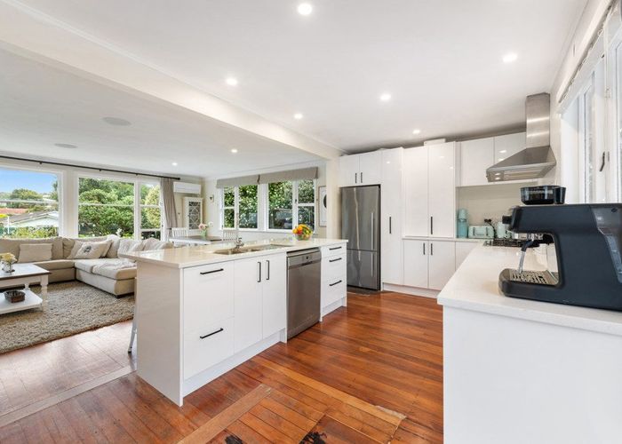  at 21 Chartwell Avenue, Glenfield, Auckland