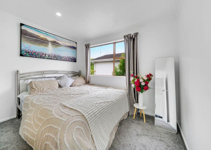  at 33 Catkin Crescent, Papatoetoe, Manukau City, Auckland